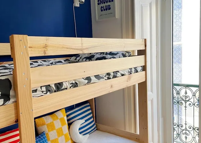 For Families, Center Лісабон